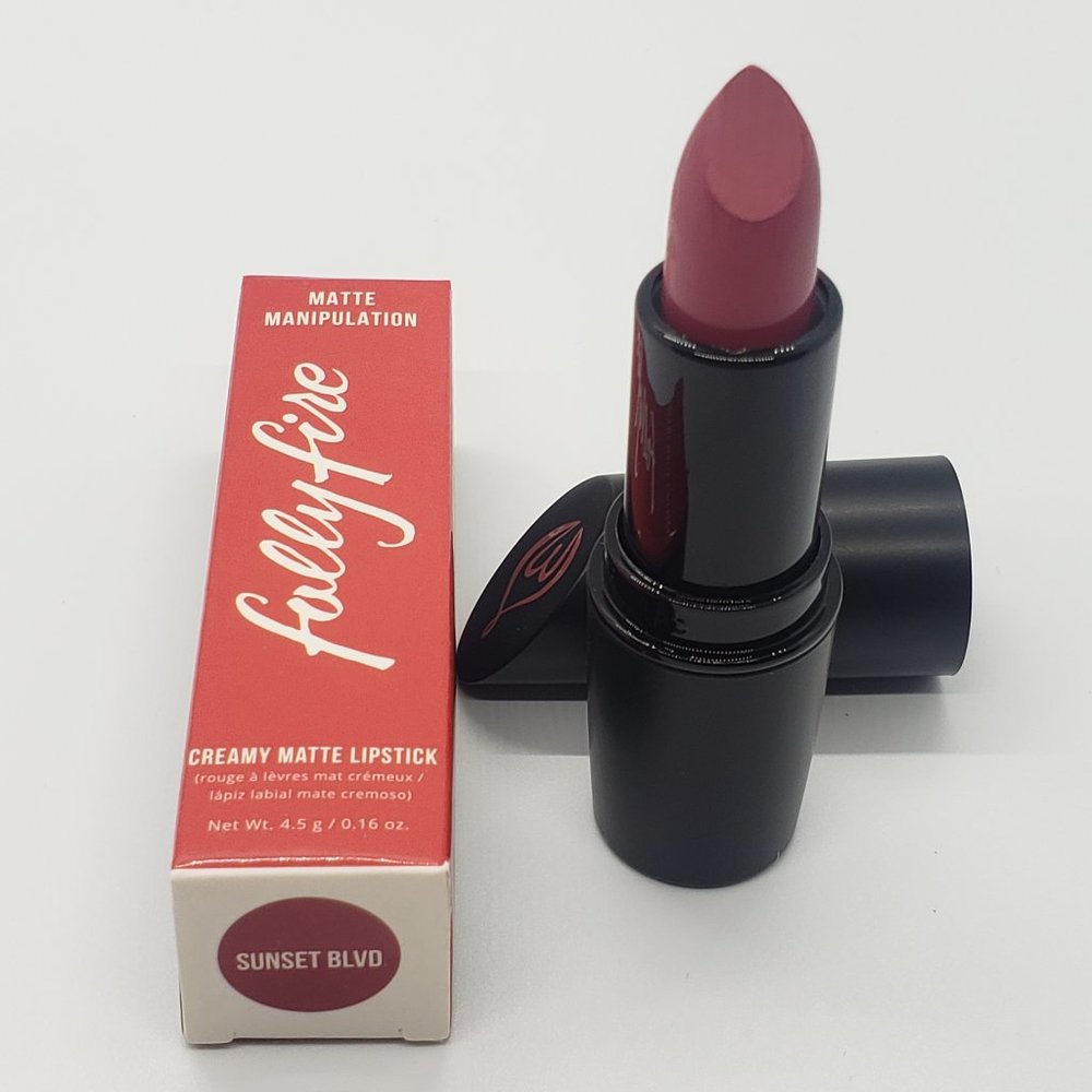 FOLLY FIRE-Creamy Matte Lipstick